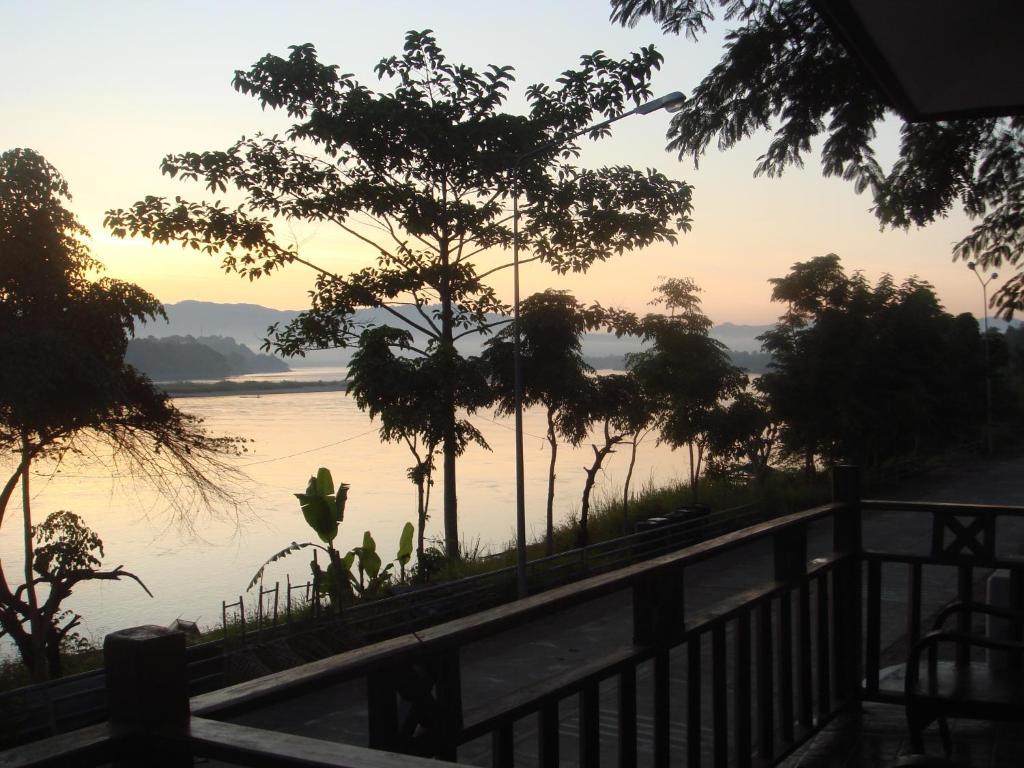 The River House Hotel Chiang Khong Exterior photo